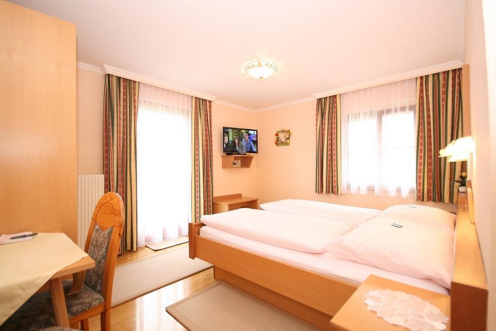 Haus Meissnitzer Haus im Ennstal Szoba fotó