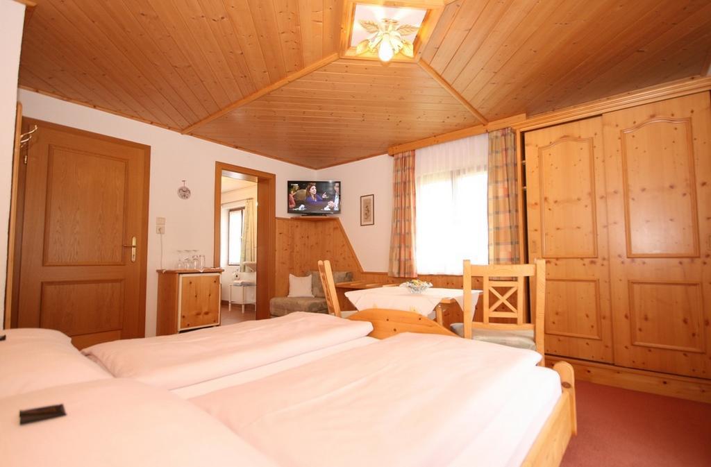 Haus Meissnitzer Haus im Ennstal Szoba fotó