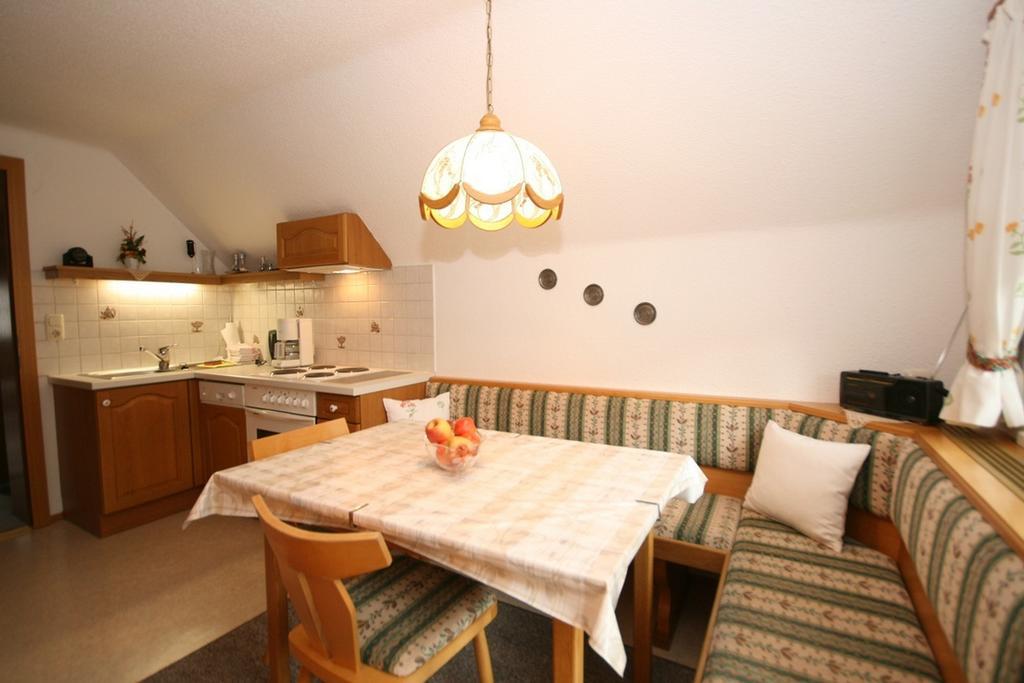 Haus Meissnitzer Haus im Ennstal Szoba fotó
